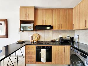 To Let 2 Bedroom Property for Rent in Green Point Western Cape